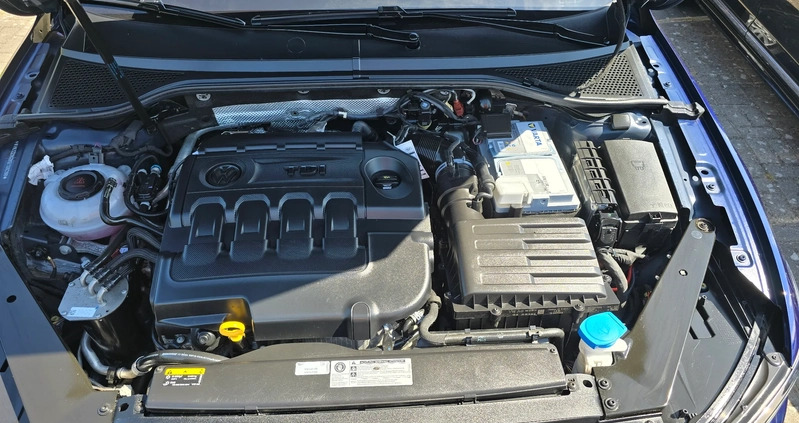 Volkswagen Passat cena 105000 przebieg: 135000, rok produkcji 2018 z Koszalin małe 407